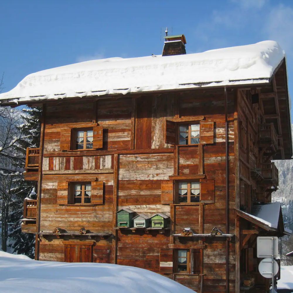 Chalet Le Paccaly 2 L'bré à La Clusaz – Vue extérieure enneigée